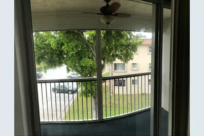 700 Village Green Court #302, Palm Springs, FL 33461 - Photo 15