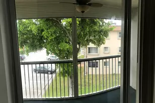 700 Village Green Ct, Palm Springs, FL 33461 - Photo 15