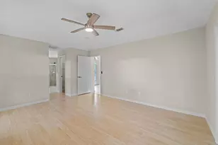 2001 SW Salvatierra Blvd, Port Saint Lucie, FL 34987 - Photo 17
