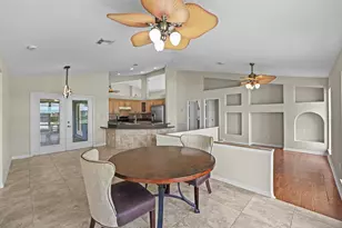 2001 SW Salvatierra Blvd, Port Saint Lucie, FL 34987 - Photo 11