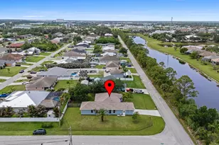 2001 SW Salvatierra Blvd, Port Saint Lucie, FL 34987 - Photo 3