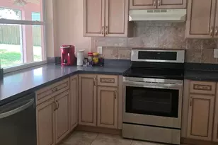 2001 SW Salvatierra Blvd, Port Saint Lucie, FL 34987 - Photo 3