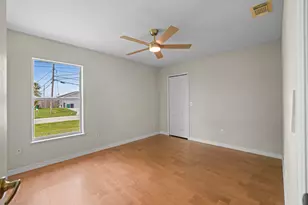 2001 SW Salvatierra Blvd, Port Saint Lucie, FL 34987 - Photo 21
