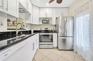 4805 NW 35th St, Lauderdale Lakes, FL 33319 - Photo 17