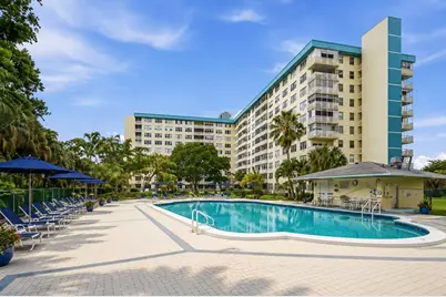 4330 Hillcrest Drive #804, Hollywood, FL 33021 - Photo 1