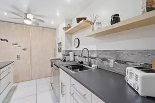 4330 Hillcrest Dr, Hollywood, FL 33021 - Photo 5