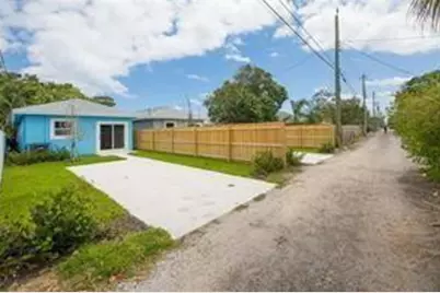 105 S D Street, Lake Worth, FL 33460 - Photo 3