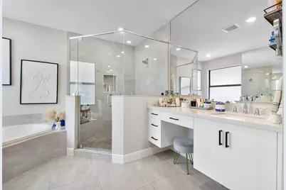 8775 E Baypoint Circle, Parkland, FL 33076 - Photo 13