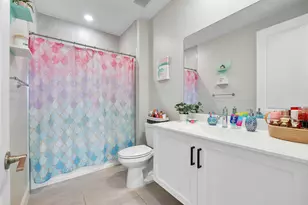 8775 E Baypoint Cir, Parkland, FL 33076 - Photo 7