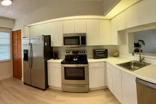 1400 SW 131st Way, Pembroke Pines, FL 33027 - Photo 7