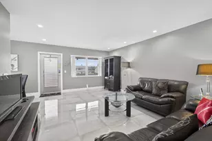 160 Easthampton G, West Palm Beach, FL 33417 - Photo 3