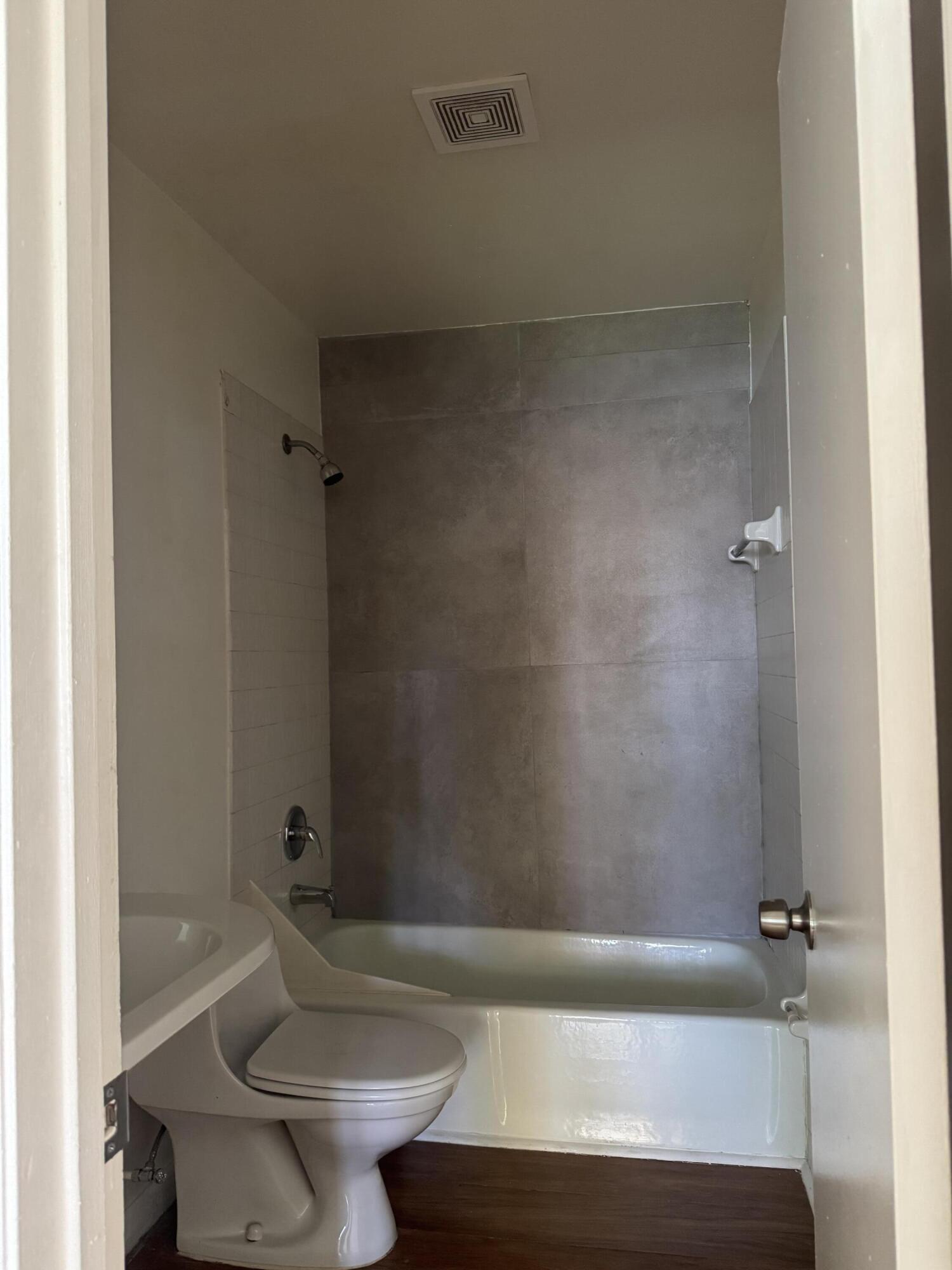 5201 SW 31st St #183 main architectural view