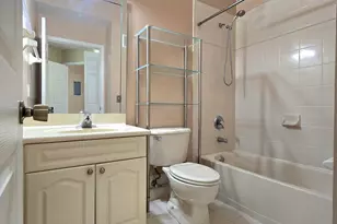 7900 NW 6th St, Pembroke Pines, FL 33024 - Photo 11