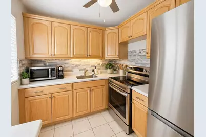 1 Canterbury A, West Palm Beach, FL 33417 - Photo 3