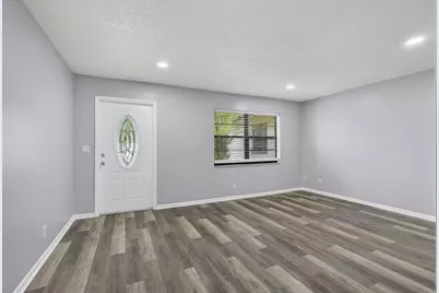 4726 Summit Boulevard, West Palm Beach, FL 33415 - Photo 9