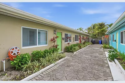 1402 NE 32nd Street #A-b, Oakland Park, FL 33334 - Photo 1