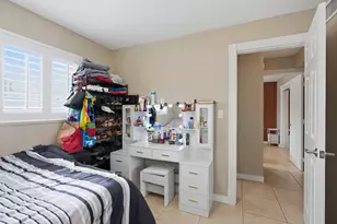 1402 NE 32nd St, Oakland Park, FL 33334 - Photo 23