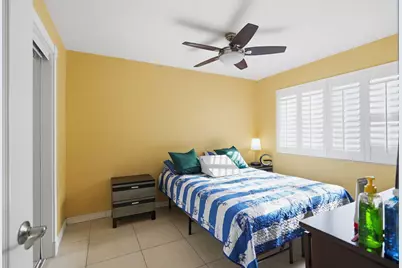 1402 NE 32nd Street #A-b, Oakland Park, FL 33334 - Photo 11