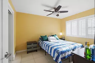 1402 NE 32nd St, Oakland Park, FL 33334 - Photo 11