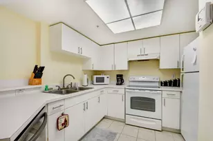 300 Crestwood Ct N, Royal Palm Beach, FL 33411 - Photo 11