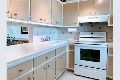 2800 NW 47th Terrace, Lauderdale Lakes, FL 33313 - Photo 9