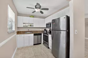 380 Monaco H, Delray Beach, FL 33446 - Photo 9