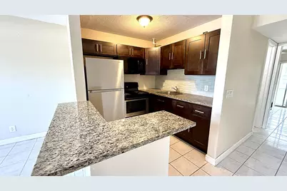 79 Lyndhurst D, Deerfield Beach, FL 33442 - Photo 5