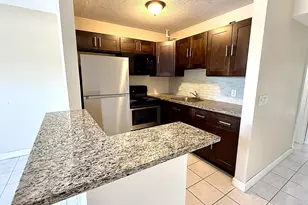 79 Lyndhurst D, Deerfield Beach, FL 33442 - Photo 5