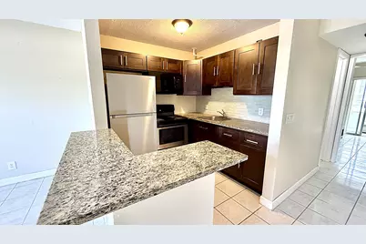 79 Lyndhurst D, Deerfield Beach, FL 33442 - Photo 5