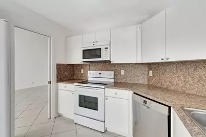 8895 Sonoma Lake Boulevard, Boca Raton, FL 33434 - Photo 21