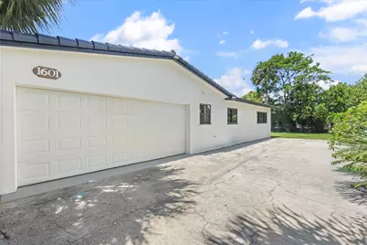 1601 Seabreeze Boulevard, Fort Lauderdale, FL 33316 - Photo 33