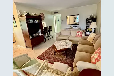 3402 Cynthia Lane #218, Lake Worth Beach, FL 33461 - Photo 3