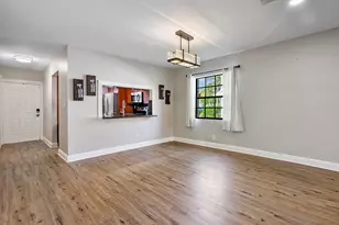 10723 NW 10th St, Pembroke Pines, FL 33026 - Photo 5