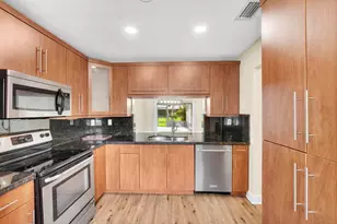 10723 NW 10th St, Pembroke Pines, FL 33026 - Photo 1