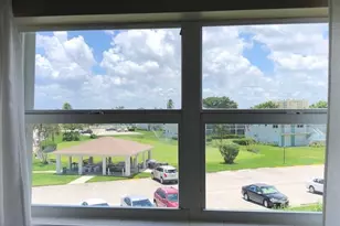 210 Horizon St E, Boynton Beach, FL 33435 - Photo 9