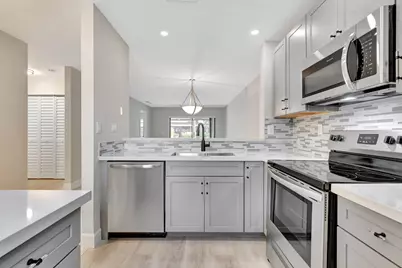 539 NW 36th Avenue, Deerfield Beach, FL 33442 - Photo 5