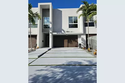 2275 SE 7th Street, Pompano Beach, FL 33062 - Photo 1