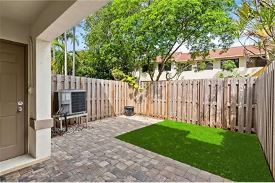 247 City View Drive, Fort Lauderdale, FL 33311 - Photo 15