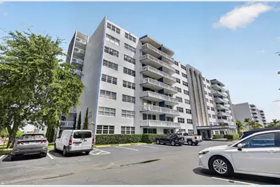 400 NE 12th Avenue #405, Hallandale Beach, FL 33009 - Photo 3
