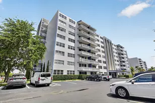 400 NE 12th Ave, Hallandale Beach, FL 33009 - Photo 3