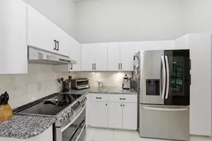 18546 Lake Bend Dr, Jupiter, FL 33458 - Photo 13