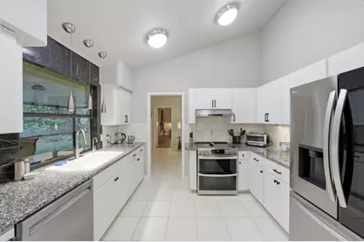 18546 Lake Bend Drive, Jupiter, FL 33458 - Photo 13