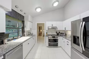 18546 Lake Bend Dr, Jupiter, FL 33458 - Photo 13