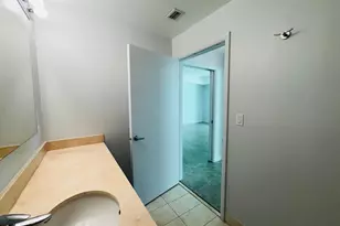 1900 N Bayshore Dr, Miami, FL 33132 - Photo 15