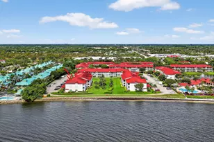 110 Half Moon Cir, Hypoluxo, FL 33462 - Photo 31