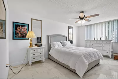 110 Half Moon Circle #D2, Hypoluxo, FL 33462 - Photo 17