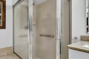 110 Half Moon Cir, Hypoluxo, FL 33462 - Photo 15