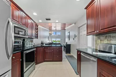 12542 Westhampton Circle, Wellington, FL 33414 - Photo 5