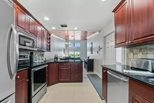 12542 Westhampton Cir, Wellington, FL 33414 - Photo 5