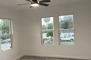 319 N 11th St, Fort Pierce, FL 34950 - Photo 9